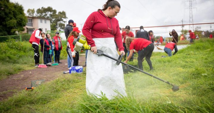 JORNADA DE LIMPIEZA EN CAMELLÓN DE AVENIDA MEXIQUENSE EN COACALCO