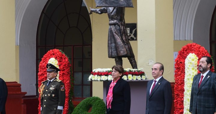 La Gobernadora Delfina Gómez Álvarez encabeza Guardia de Honor Conmemorativa por el CCXIV Aniversario del Inicio de la Independencia de México