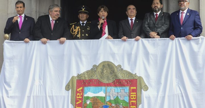Encabeza Gobernadora Delfina Gómez Álvarez desfile por el CCXIV Aniversario de la Independencia de México; rinde homenaje a las personas fallecidas en Jilotzingo