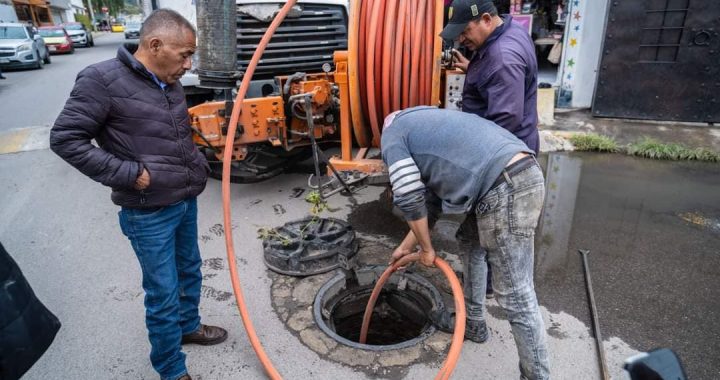 SAPASAC RECTIFICA TALUDES EN EL CANAL CARTAGENA PARA PREVENIR INUNDACIONES
