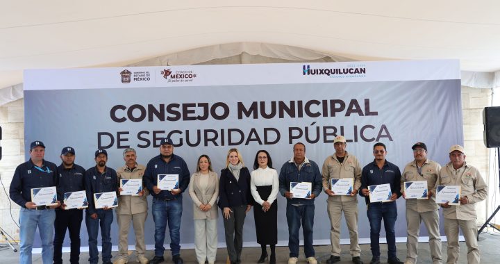 ENTREGA HUIXQUILUCAN RECONOCIMIENTOS A PERSONAL DE EMERGENCIAS POR SU LABOR EN LA ATENCIÓN DE DESLAVES