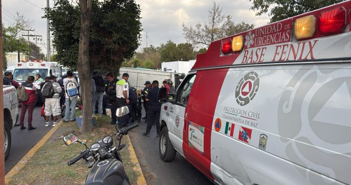ATIENDE PROTECCIÓN CIVIL Y SEGURIAD PÚBLICA DE TLALNEPANTLA VOLCADURA  SOBRE LA AVENIDA PRESIDENTE JUÁREZ QUE DEJÓ COMO SALDO 15 PERSONAS LESIONADAS