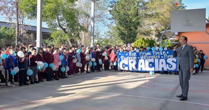 BENEFICIA PEDRO RODRÍGUEZ A MÁS DE 6 MIL ESTUDIANTES DE ATIZAPÁN DE ZARAGOZA CON EL PROGRAMA DANDO COLOR A TU ESCUELA