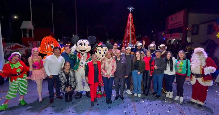 LLEGA LA NAVIDAD A ATIZAPÁN DE ZARAGOZA; ANTE MÁS DE 5 MIL PERSONAS, PEDRO RODRÍGUEZ ENCIENDE EL ÁRBOL NAVIDEÑO; PIDE CONVIVIR EN FAMILIA Y DESEA SALUD Y PROSPERIDAD