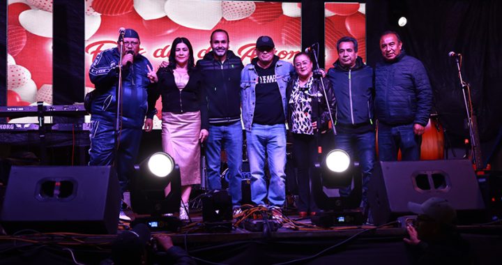 HUIXQUILUCAN FESTEJA DÍA DE SAN VALENTÍN CON CONCIERTO Y BAILE MASIVO