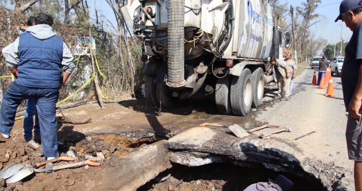 Fuga reparada en Av. De Los Arcos, Lago de Guadalupe