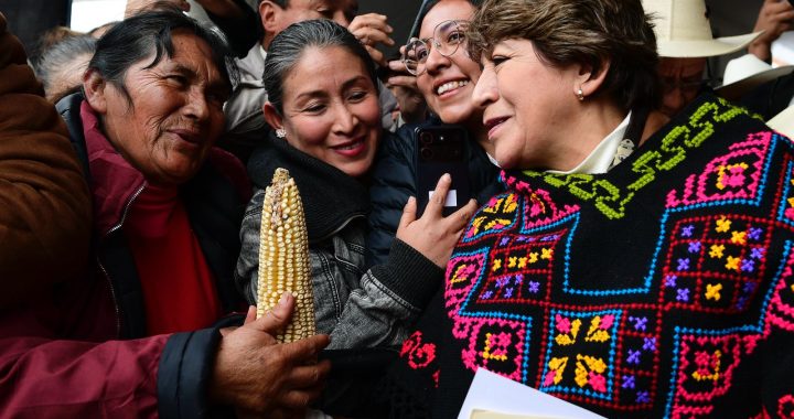 Entrega Gobernadora Delfina Gómez Álvarez subsidios por 4.3 mdp a productores de maíz blanco en la zona norte del Estado de México