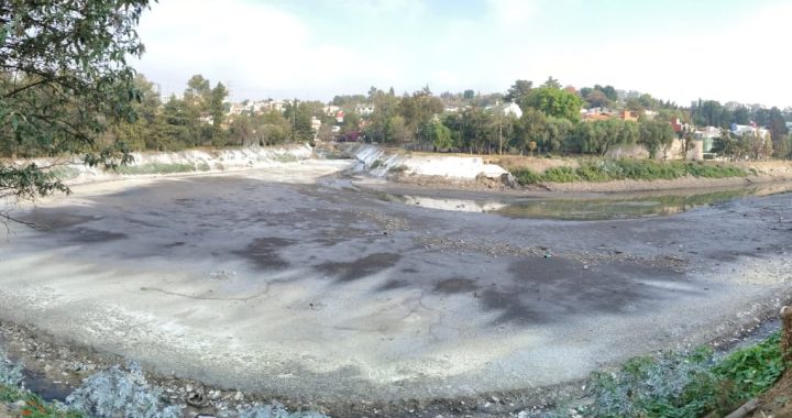 APLICA AGUAS DE HUIXQUILUCAN CAL VIVA EN “EL CAPULÍN” PARA REDUCIR MALOS OLORES
