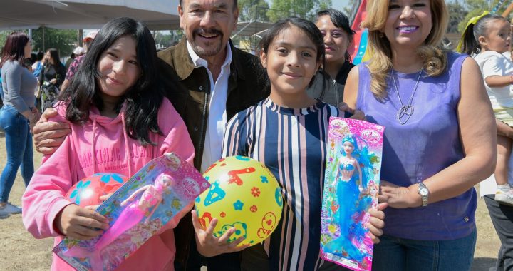 PEDRO RODRÍGUEZ Y PATRICIA ARÉVALO FESTEJARON EL DIA DEL NIÑO EN COMPAÑÍA DE MILES DE FAMILIAS ATIZAPENSES