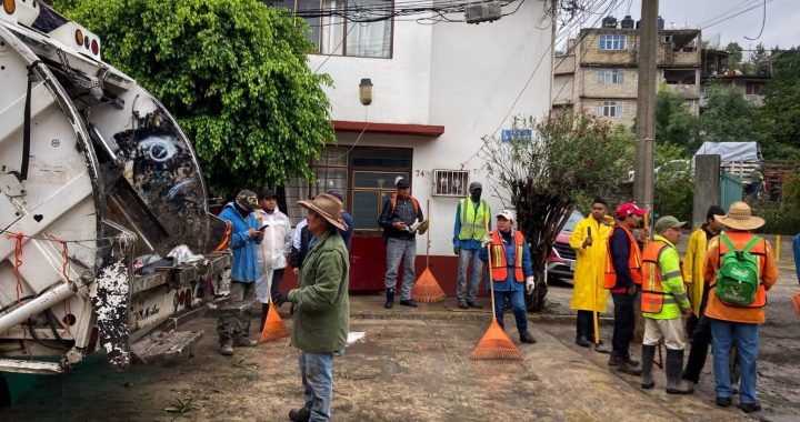 PRESTA GOBIERNO DE NAUCALPAN ATENCIÓN INMEDIATA A ZONA AFECTADA POR EL DESBORDAMIENTO DEL RÍO VERDE