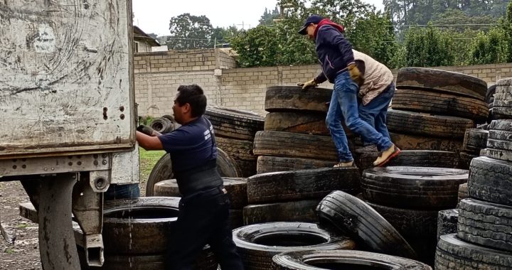 NICOLÁS ROMERO TRASLADA NEUMÁTICOS RECIBIDOS DURANTE EL “LLANTATÓN” PARA SU RECICLAJE