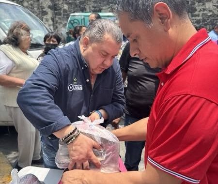 COMENZÓ LA FUNDACIÓN SEMBRANDO CON OLIVAS LA ENTREGA DE CARNE EN NAUCALPAN