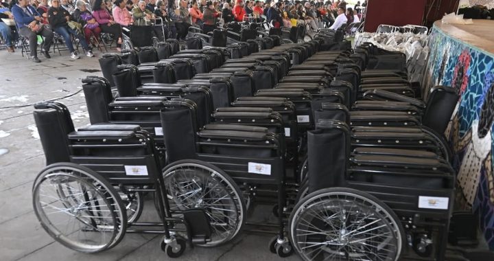 ENTREGA RACIEL PÉREZ CRUZ APARATOS FUNCIONALES A PERSONAS CON DISCAPACIDAD