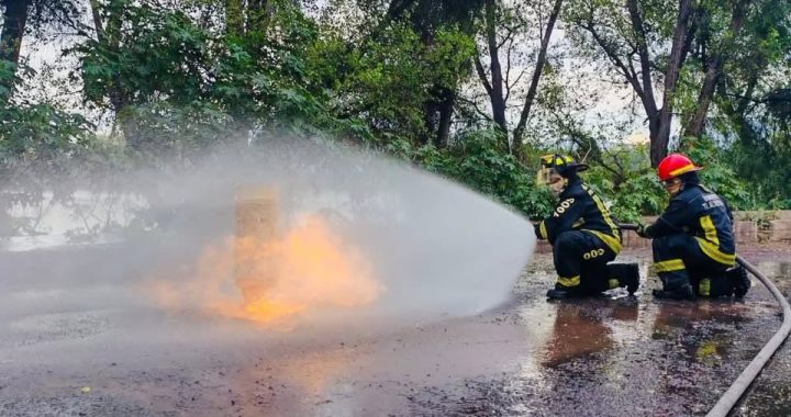 REMUNERAN VALOR Y COMPROMISO DE BOMBEROS Y BRIGADISTAS DE TLALNEPANTLA