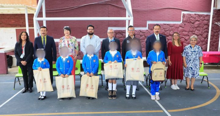 ASEGURA ALCALDE ISAAC MONTOYA QUE HOY LA EDUCACIÓN ES UN DERECHO Y NO UN PRIVILEGIO
