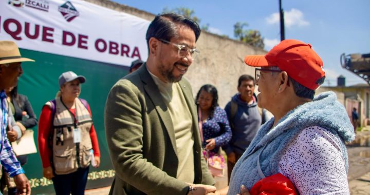 el Presidente Municipal, Daniel Serrano Palacios acompañado de Verónica Italia Montero, Directora de Desarrollo Urbano e Infraestructura, dio el banderazo de arranque para la rehabilitación de la carpeta asfáltica en la Avenida 16 de Septiembre que abarca los Pueblos de Santa María Tianguistengo y El Rosario.