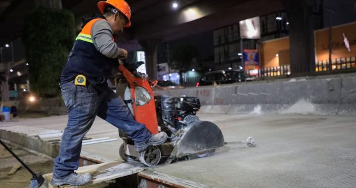 SUPERVISA ALCALDE ISAAC MONTOYA VACIADO DE CONCRETO EN LAS LATERALES DE PERIFÉRICO NORTE