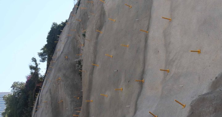 CONCLUYE HUIXQUILUCAN ESTABILIZACIÓN DE TALUD PARA OFRECER MAYOR SEGURIDAD A VECINOS DE MAGNOCENTRO