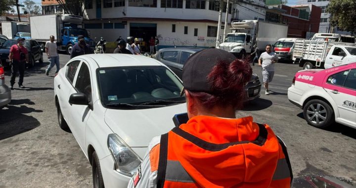 GOBIERNO DE TLALNEPANTLA REFUERZA LA MOVILIDAD CON EL OPERATIVO «LIBERACIÓN DE VIALIDADES»*