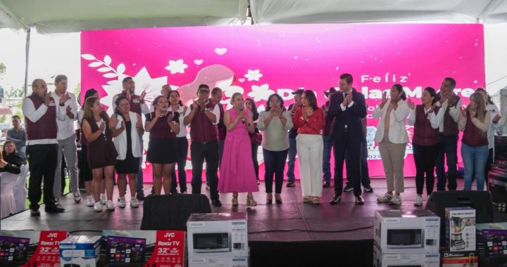 NICOLÁS ROMERO FESTEJÓ EN GRANDE A MAMÁS DEL MUNICIPIO