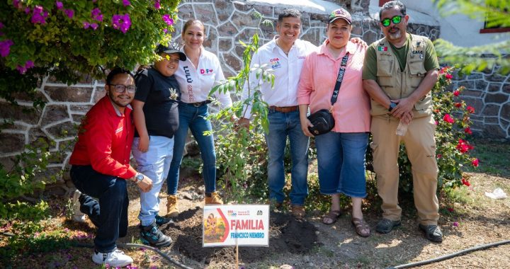 FAMILIAS DE COACALCO SE SUMAN PARA EMBELLECER LA CABECERA MUNICIPAL
