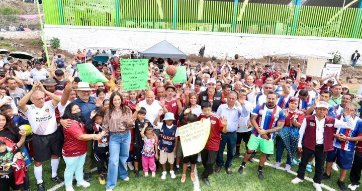 RACIEL PÉREZ CRUZ ENTREGA LA REHABILITACIÓN DE LA CANCHA DE FÚTBOL Y LA RECUPERACIÓN INTEGRAL DEL DEPORTIVO AMAZITLALI