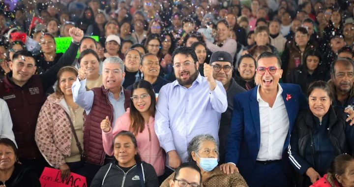 DURANTE TRES DÍAS EL ALCALDE ISAAC MONTOYA Y EL SECRETARIO JUAN CARLOS GONZÁLEZ ENTREGARON 15 MIL TARJETAS DE MUJERES CON BIENESTAR