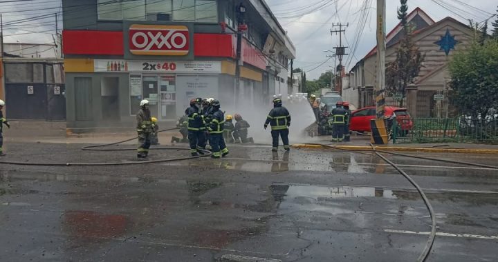 El Gobierno de Tlalnepantla, a través de la Dirección Municipal de Protección Civil, Bomberos y Gestión Integral de Riesgos, atendió de manera oportuna y coordinada dos reportes de fuga de gas natural registrados en distintos puntos del territorio municipal,