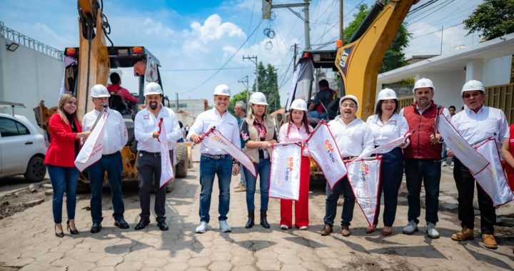 DAVID SÁNCHEZ INICIA LA REPAVIMENTACIÓN DE LA CALLE COLIMA