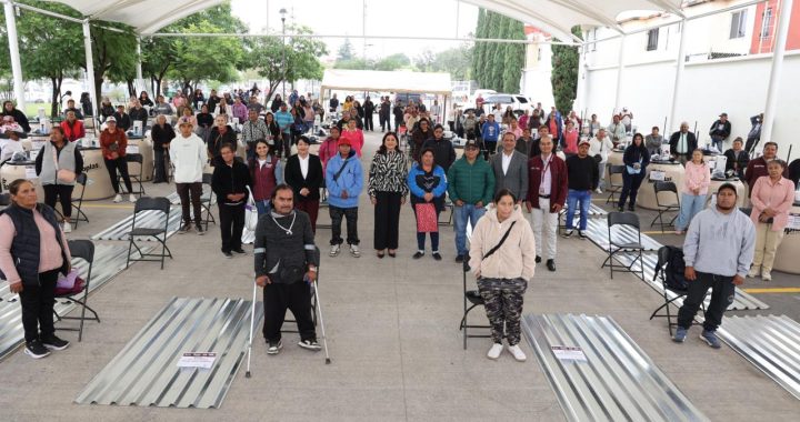 GOBIERNO MUNICIPAL DE TECÁMAC FORTALECE EL BIENESTAR DE LAS FAMILIAS CON LA ENTREGA DE 80 TINACOS Y 120 LÁMINAS