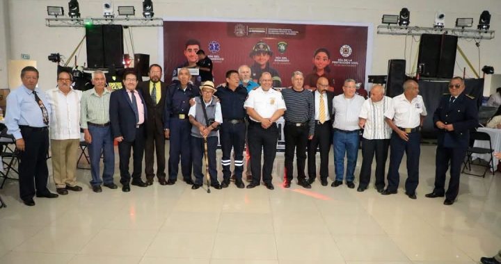 NAUCALPAN RECONOCE A SUS BOMBEROS Y FORTALECE A LA CORPORACIÓN PARA ATENDER EMERGENCIAS