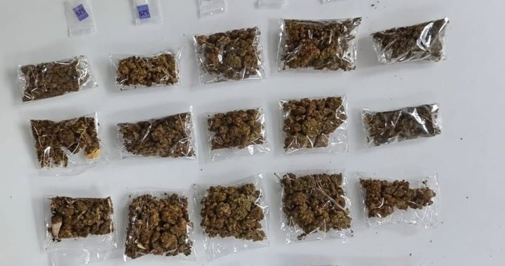 TRAS INTENTO DE FUGA, LA POLICÍA DE TLALNEPANTLA DETIENE A SUJETO CON 30 DOSIS DE PROBABLE DROGA*