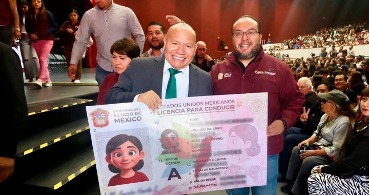 ENTREGA GOBIERNO DE TLALNEPANTLA LICENCIAS DE CONDUCIR A GRADUADAS DEL PROGRAMA «MUJERES CONTIGO AL VOLANTE»