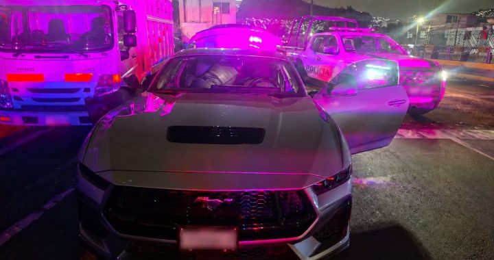 Recuperan en Tlalnepantla automóvil robado con violencia y lo entregan a su propietario