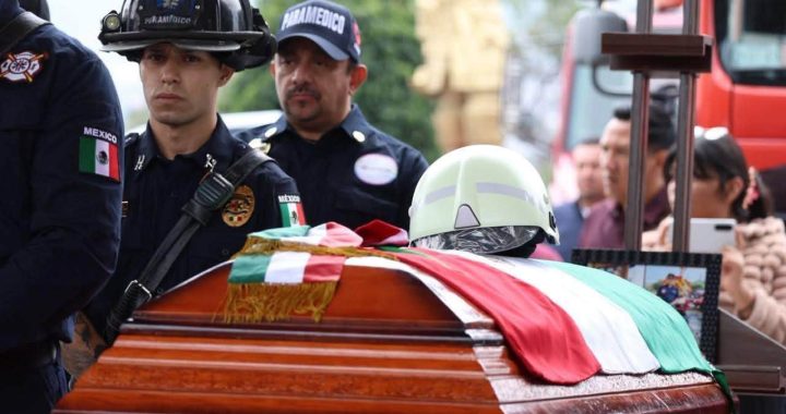 ENCABEZA RACIEL PÉREZ CRUZ HOMENAJE PÓSTUMO A BOMBERO CAÍDO EN CUMPLIMIENTO DEL DEBER*