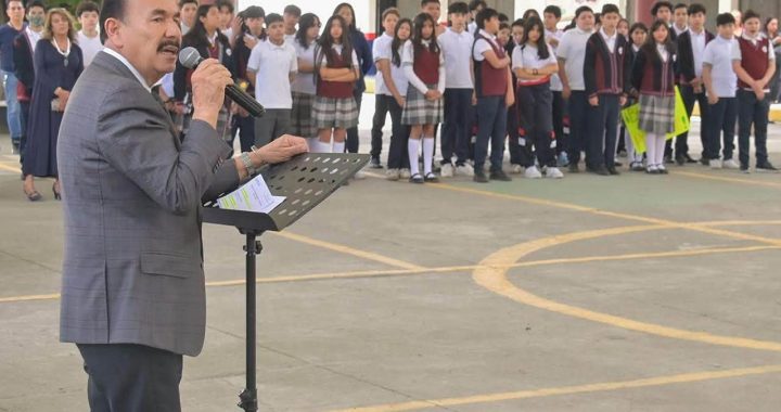 Tecnología para aprender: Atizapán suma mil 20 equipos de cómputo en escuelas